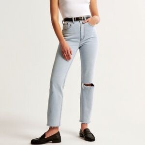 🍒 𝑷𝑹𝑰𝑪𝑬 ↓ Abercrombie Fitch Distressed Ankle Straight Leg Super High Rise Jeans
